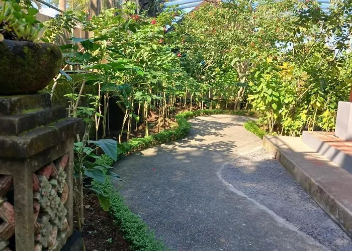 Kartika Dahayu Private Pool Villa *