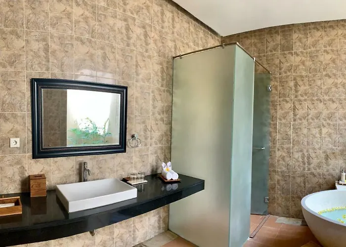 Kartika Dahayu Private Pool Villa *