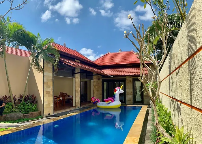 Kartika Dahayu Private Pool Villa *